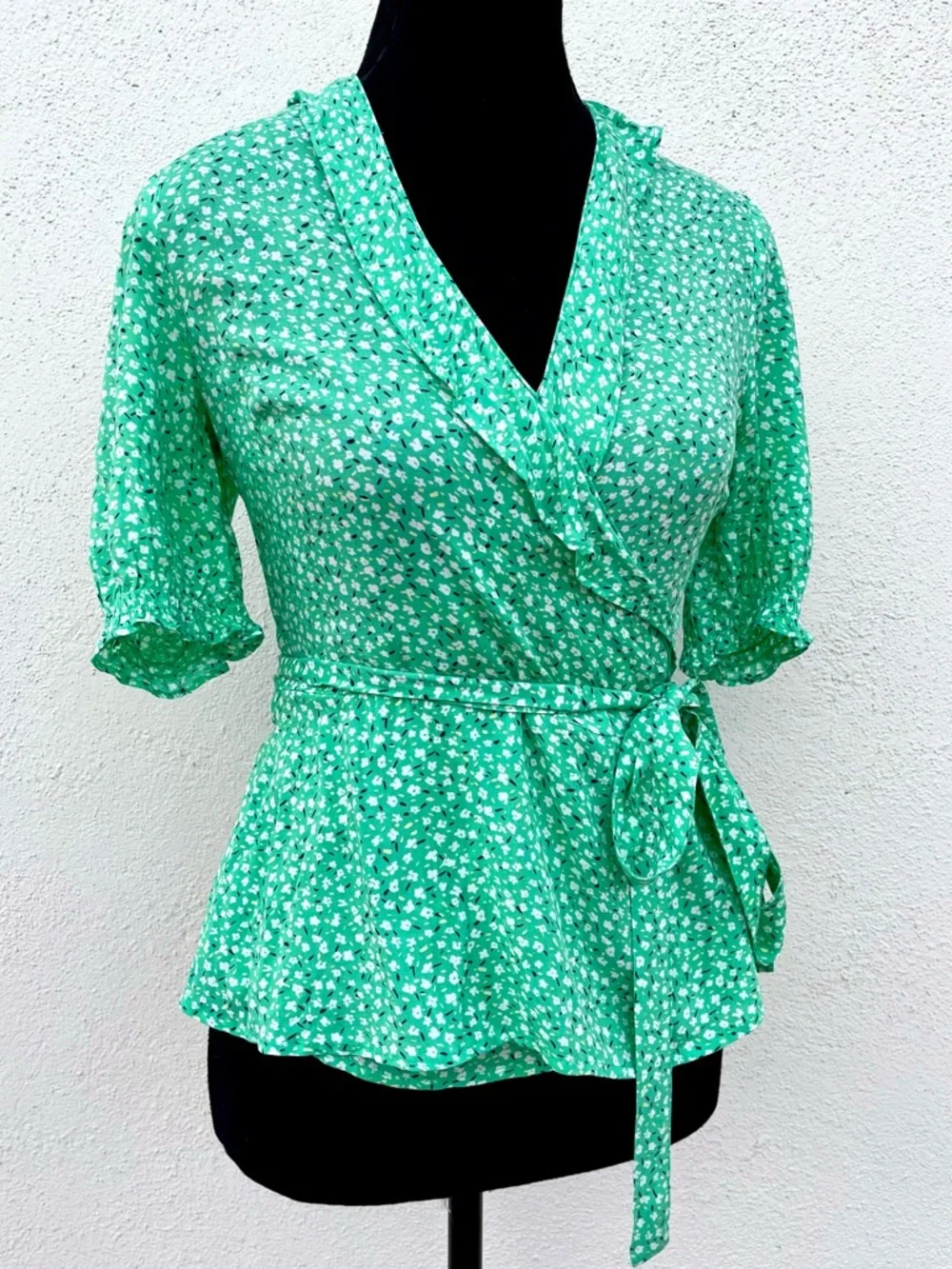 Green Floral Wrap Top Cottagecore Prairie Trad Wife Blouse Ruffle Trim Small GUC